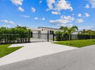 3-bedroom Single-Family Home — 3930 W 2nd Ave, Hialeah, 33012