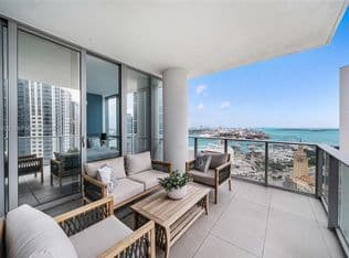 3-bedroom Condo — 851 NE 1st Ave Unit 2911, Miami, 33132