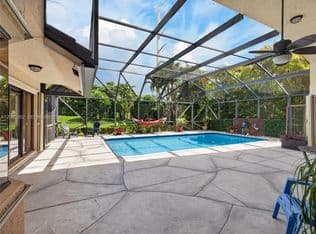 4+1 Müstakil ev — 1025 Creekford Dr, Weston, 33326