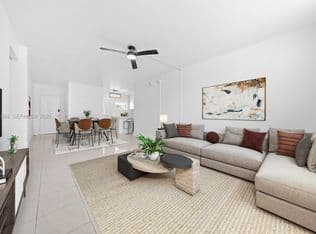 3-bedroom Condo — 1300 Lincoln Rd #D204, Miami Beach, 33139