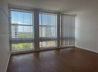 Condo — 700 Biltmore Way APT 916, Coral Gables, 33134