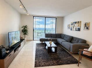 2+1 Condo — 600 Three Islands Blvd APT 1207, Hallandale, 33009
