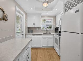2-bedroom Condo — 580 Egret Dr APT 108, Hallandale Beach, 33009