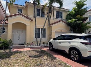 4-bedroom Single-Family Home — 3523 SW 169th Ter, Hollywood, 33027