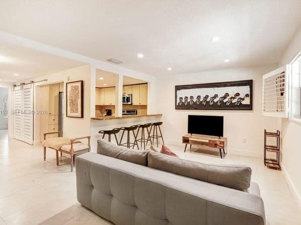 1-bedroom Apartment — 338 Majorca Ave, Miami, FL 33134