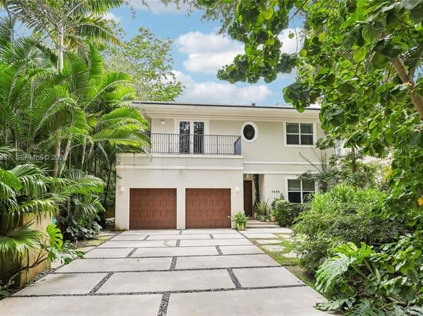 4-bedroom Single-Family Home — 7830 SW 48th Ct, Miami, FL 33143