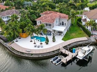 6-bedroom Single-Family Home — 1260 Harbor Ct, Hollywood, 33019