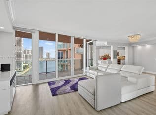 3-bedroom Condo — 3370 Hidden Bay Dr APT 1501, Aventura, 33180