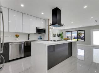 3+1 Müstakil ev — 1997 SW 28th Ave, Fort Lauderdale, 33312