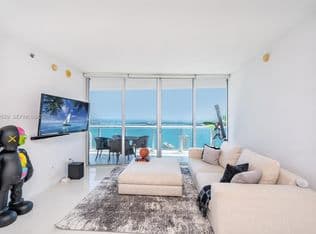2-bedroom Condo — 465 Brickell Ave APT 5305, Miami, 33131