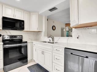 2-bedroom Condo — 4701 Martinique Drive #K3, Coconut Creek, 33066