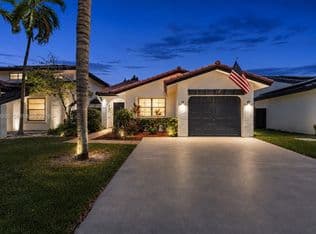 3-bedroom Single-Family Home — 6633 NW 176th Ter, Hialeah, 33015