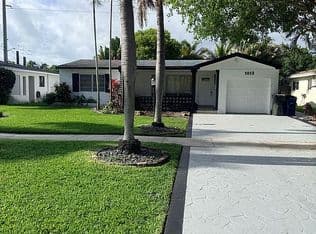 4+1 Müstakil ev — 1012 NE 8th St, Hallandale Beach, 33009