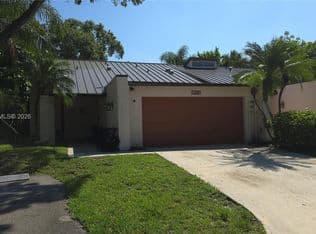 3-bedroom Townhouse — 3412 Spring Bluff Pl #43, Lauderhill, 33319