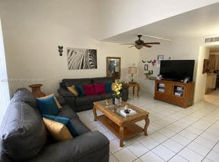2+1 Condo — 633 N University Dr #14, Fort Lauderdale, 33324