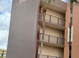 2+1 Condo — 9400 W Flagler St APT 312, Miami, 33174