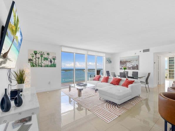 3-bedroom Apartment — 1 SE 12th St Floor 37-ID1323132P, Miami, FL 33136