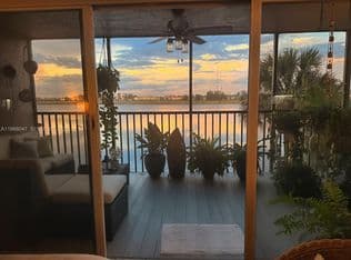2+1 Condo — 605 Ives Dairy Rd APT 205-7, Miami, 33179