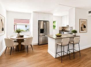 2-bedroom Condo — 221 Waterford #J, Delray Beach, 33446