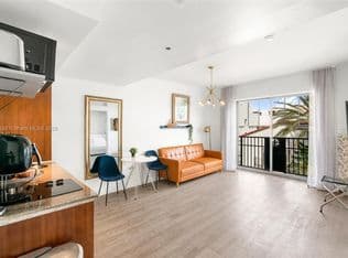 1+1 Condo — 1060 Ocean Dr #D307, Miami Beach, 33139
