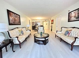 2+1 Condo — 3910 Inverrary Blvd APT 202-B, Lauderhill, 33319