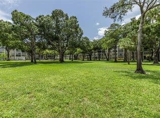 2-bedroom Condo — 2998 NW 48th Ter APT 432, Lauderdale Lakes, 33313