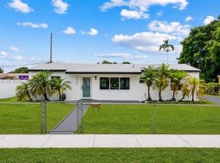5+1 Müstakil ev — 16100 NW 28th Ct, Miami Gardens, 33054