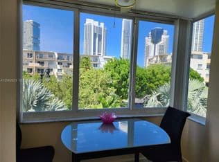 1-bedroom Condo — 250 180th Dr APT 301, Sunny Isles Beach, 33160