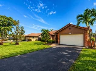 3-bedroom Single-Family Home — 10666 NW 2ND Place, Pompano Beach, 33071
