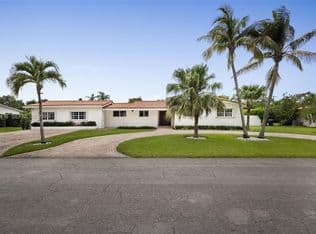 5-bedroom Single-Family Home — 8345 SW 90th St, Miami, 33156