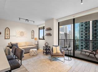 1-bedroom Condo — 999 SW 1st Ave APT 2015, Miami, 33130