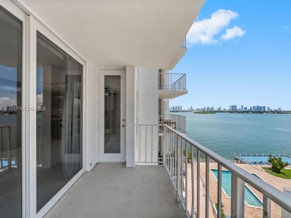 2-bedroom Condo — 1228 West Ave APT 604, Miami Beach, FL 33139