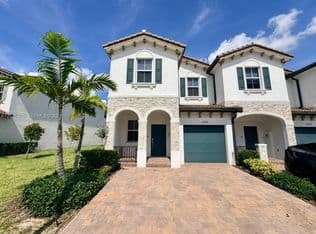 3+1 Townhouse — 12750 NW 23rd Pl, Miami, 33167