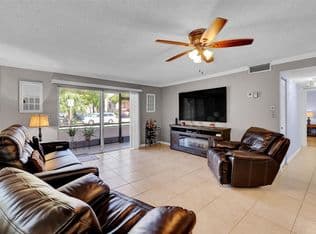 2-bedroom Condo — 8260 SW 24th Street E #6112, North Lauderdale, 33068