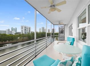 2+1 Condo — 400 Diplomat Pkwy APT 704, Hallandale Beach, 33009