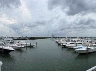 Condo — 7904 West Dr APT 111, North Bay Village, 33141