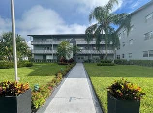 1-bedroom Condo — 251 Suffolk #251-F, Boca Raton, 33434