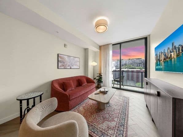 Building — For Rent, Miami 33127