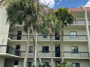 2-bedroom Condo — 3050 Presidential Way APT 403, West Palm Beach, 33401