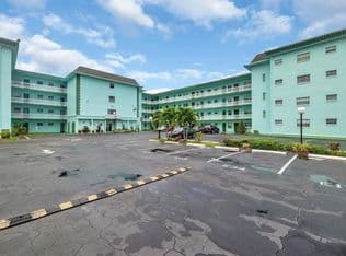 1-bedroom Condo — 4141 NW 44th Avenue #116, Lauderdale Lakes, 33319