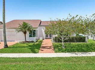 4+1 Müstakil ev — 16791 Royal Poinciana Dr, Weston, 33326