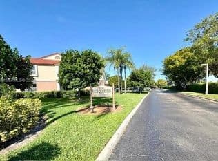 2-bedroom Condo — 11216 SW 12th St APT 104, Hollywood, 33025