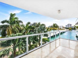 2+1 Condo — 10 Venetian Way APT 403, Miami Beach, 33139