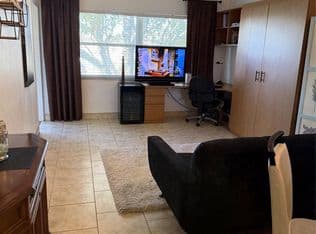 1-bedroom Condo — 4331 NW 16th Street #D308, Fort Lauderdale, 33313