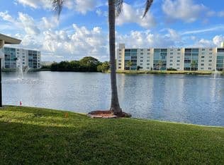 2-bedroom Condo — 121 SE 3rd Ave APT 201, Dania, 33004