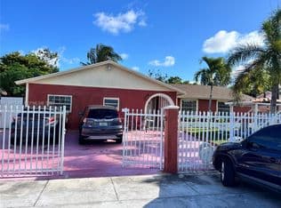 5-bedroom Single-Family Home — 13256 SW 265th Ter, Homestead, 33032
