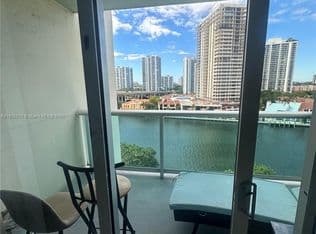 1-bedroom Condo — 19390 Collins Ave APT 1019, Sunny Isles Beach, 33160