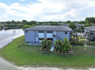 3-bedroom Condo — 13261 SW 17th Ln #26-5, Miami, 33175