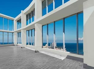 5+1 Condo — 465 Brickell Ave APT 5701, Miami, 33131