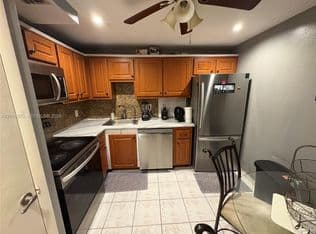 2-bedroom Condo — 4152 Inverrary Dr APT 303, Lauderhill, 33319